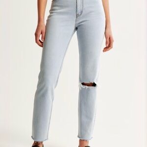 Abercrombie & Fitch Ultra High Rise Ankle Straight Jean Size 29/8